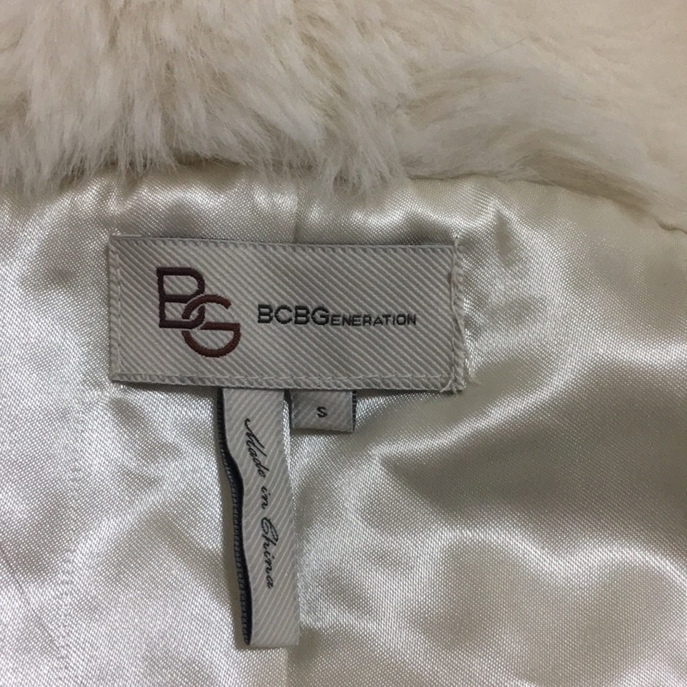 Gently Worn Bcbgeneration Lightweight Puff Coat - image 2